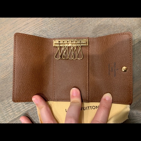 Louis Vuitton 6 key holders - Picture 3 of 5